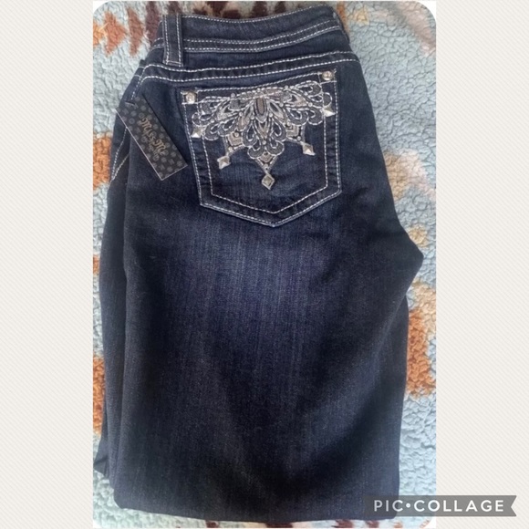 Miss Me Jeans size 34 x 34 Signature Boot Cut
Rainbow Sequins! Awesome Nwt - Picture 5 of 11